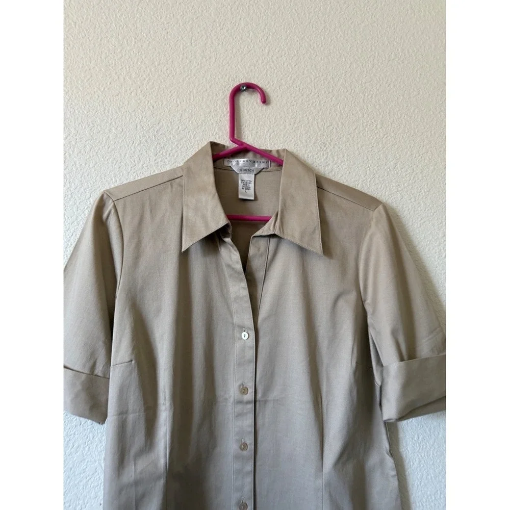Geoffrey Beene Sport Womens Stretch Button Down Shirt Blouse Khaki Tan Size L